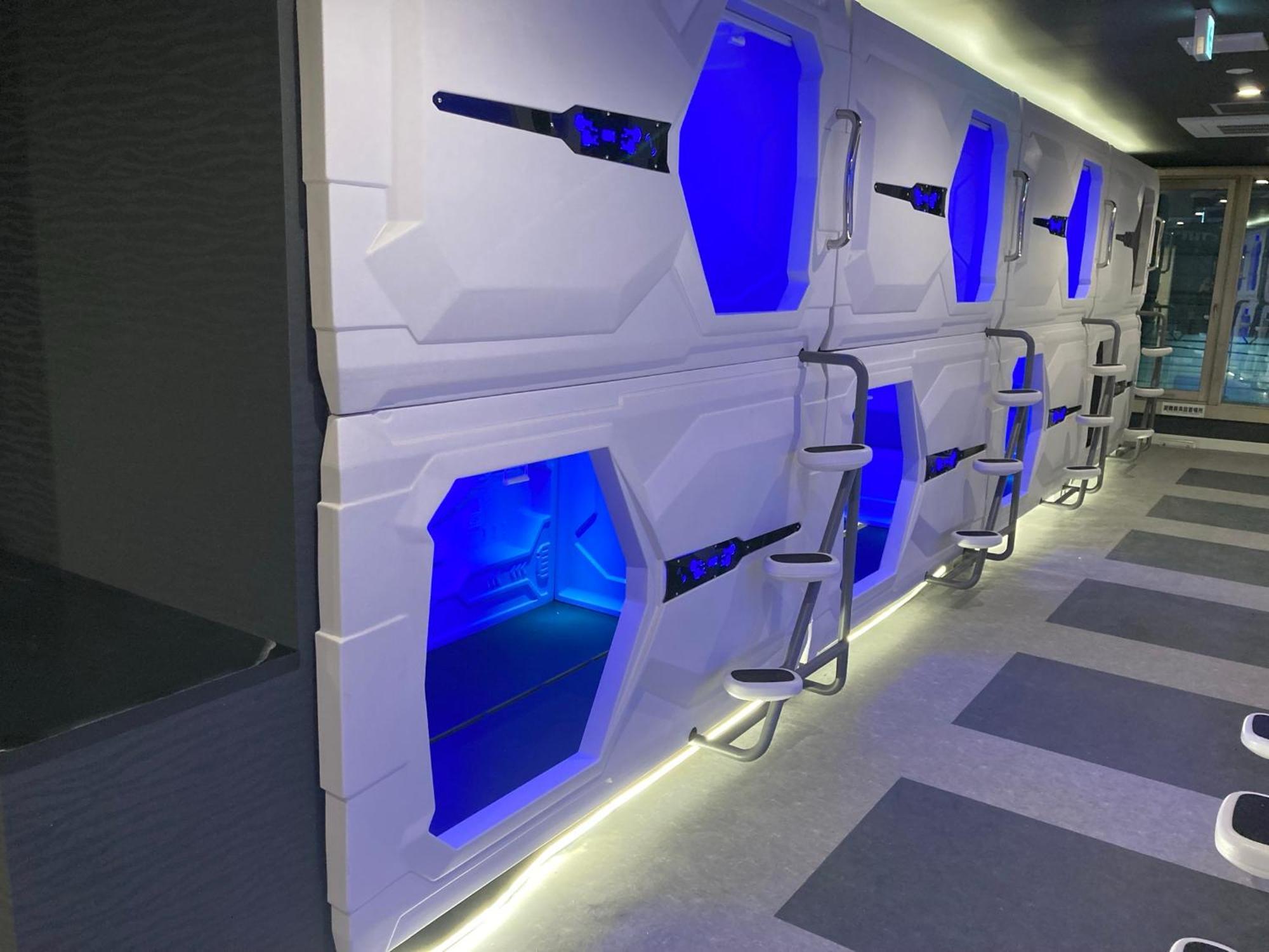 Capsule Hotel Nagasaki Exteriör bild